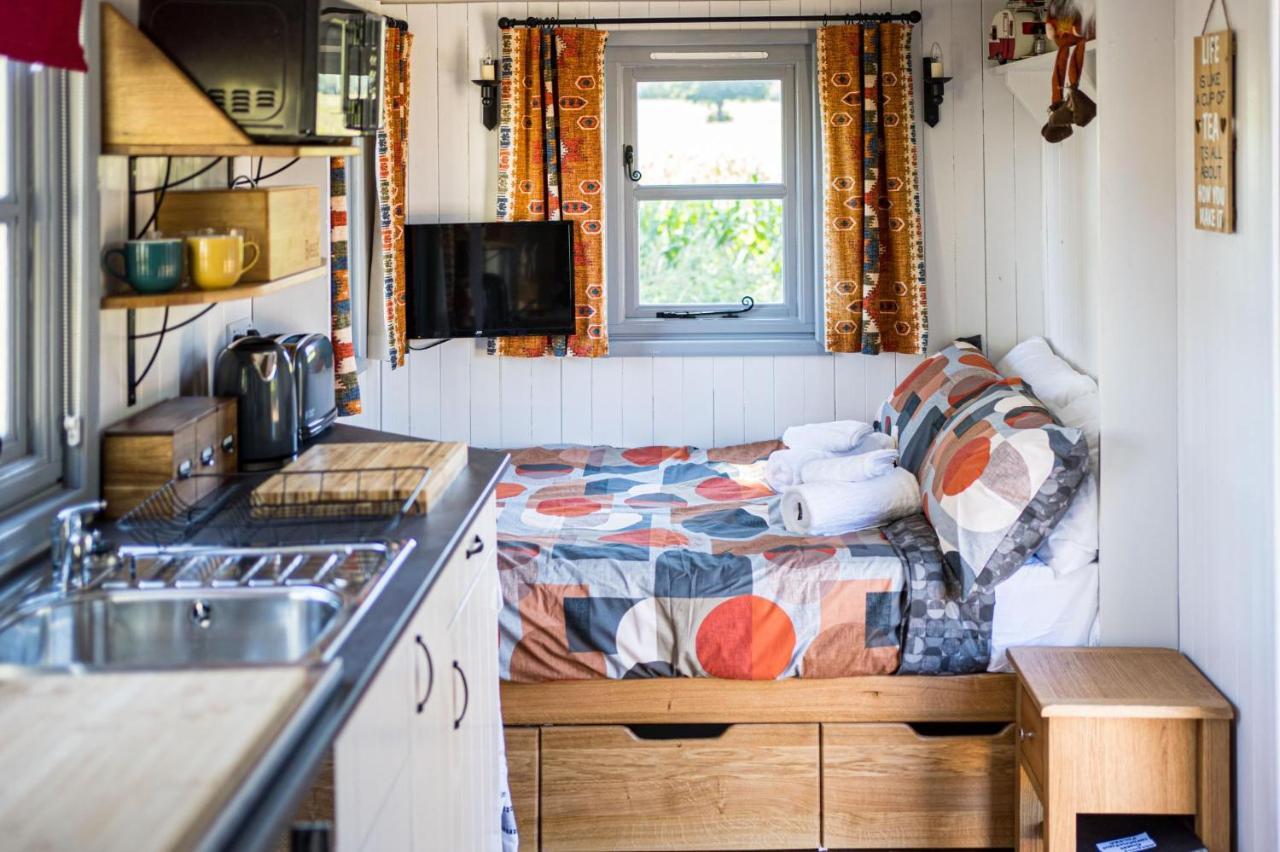 The Hideaway Hut - 1 Bed Shepherds Hut - Hereford Exterior photo